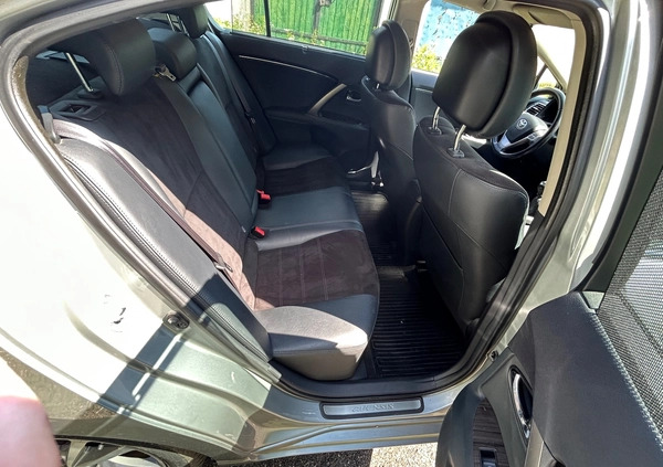 Toyota Avensis cena 36500 przebieg: 194000, rok produkcji 2013 z Będzin małe 781
